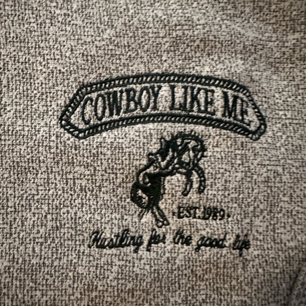 Taylor Swift Gray 'Cowboy Like Me' Sweatshirt never worn